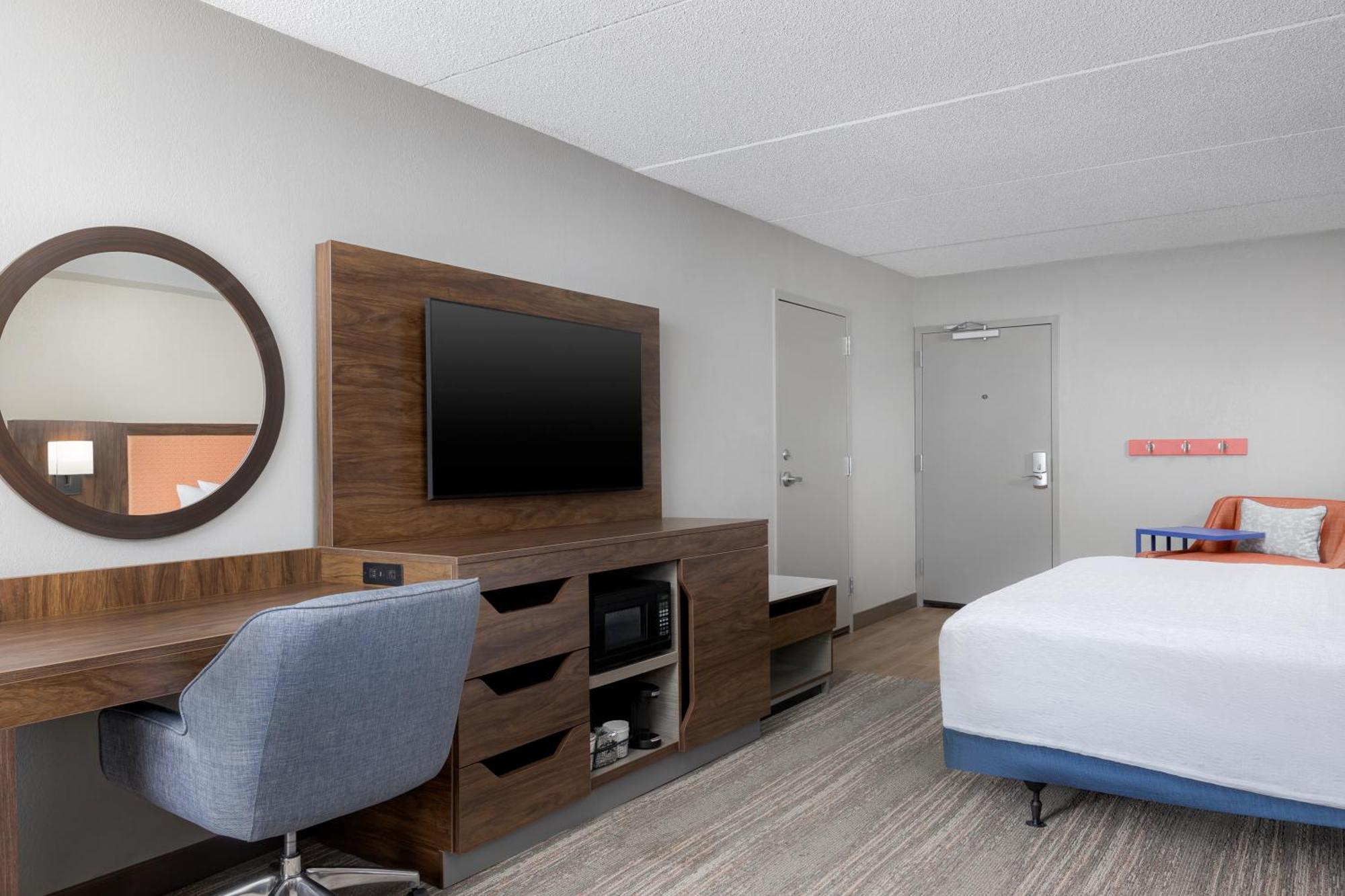 Hampton Airport Fair/expo Center Hotel 3*