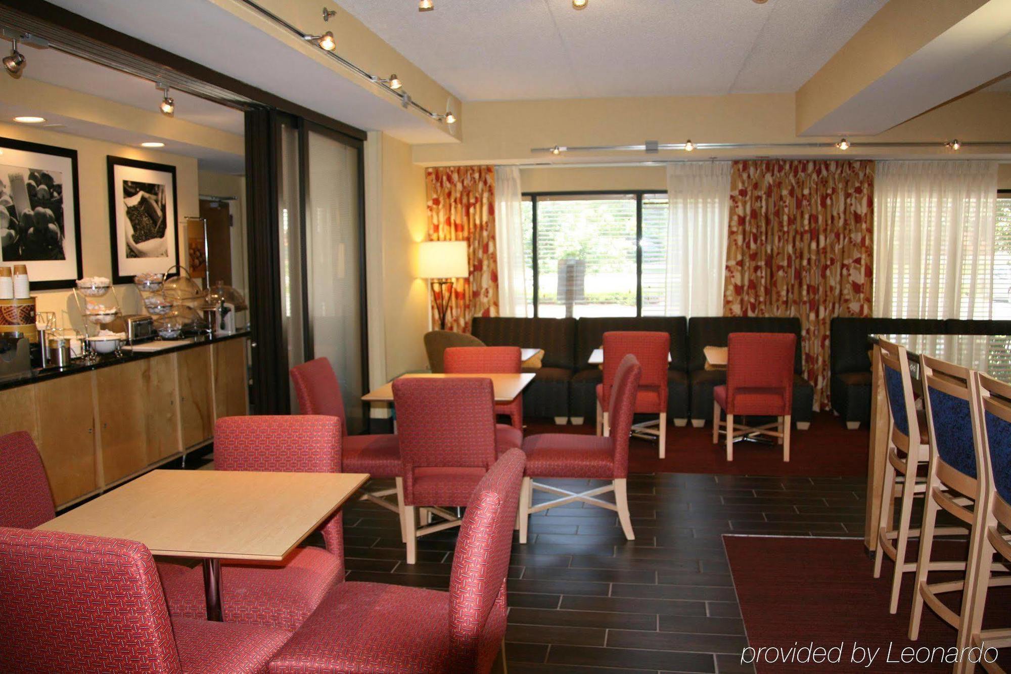 Hampton Airport Fair/expo Center Hotel 3*