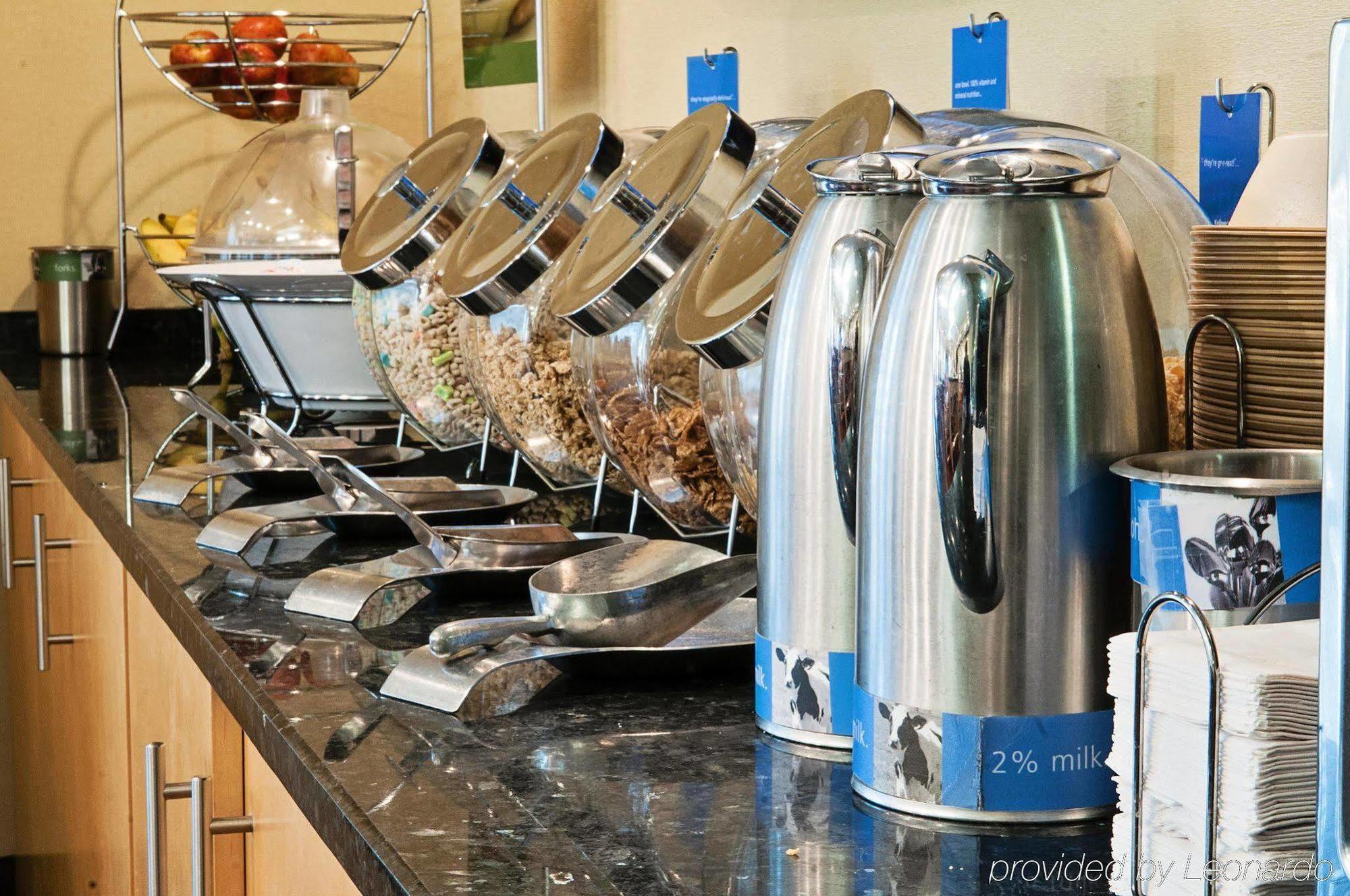 Hampton Airport Fair/expo Center Hotel 3*