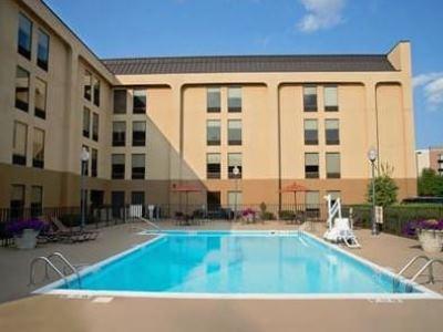Hampton Airport Fair/expo Center 3*